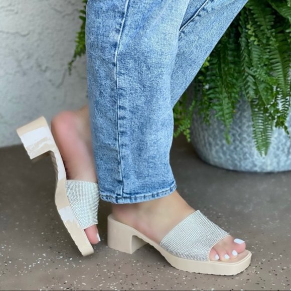 Woman’s black jelly mule sandal - Picture 8 of 9